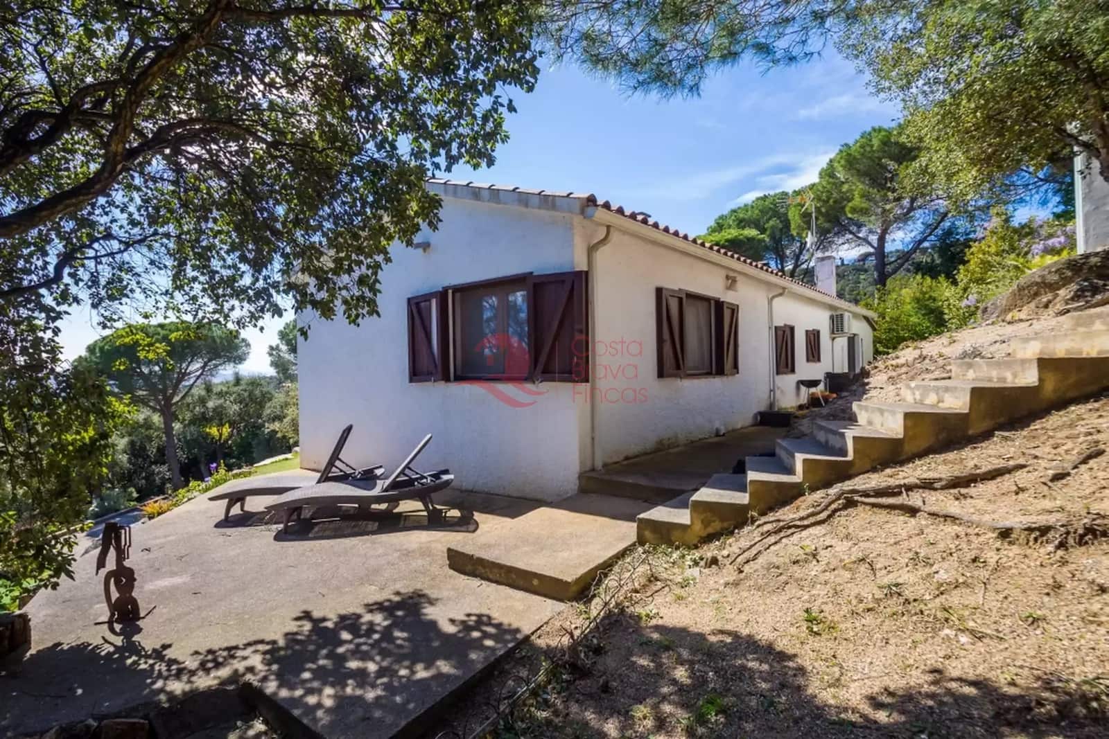 3 bedroom Apartment for sale in Santa Cristina d'Aro with garage - € 380,000 (Ref: 9738382)