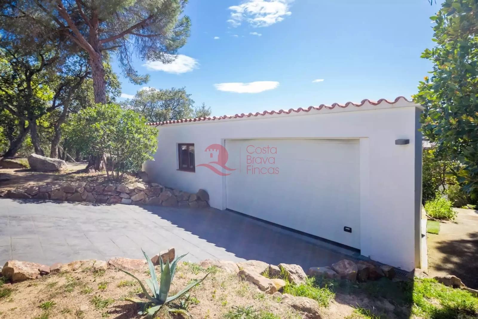 3 bedroom Apartment for sale in Santa Cristina d'Aro with garage - € 380,000 (Ref: 9738382)