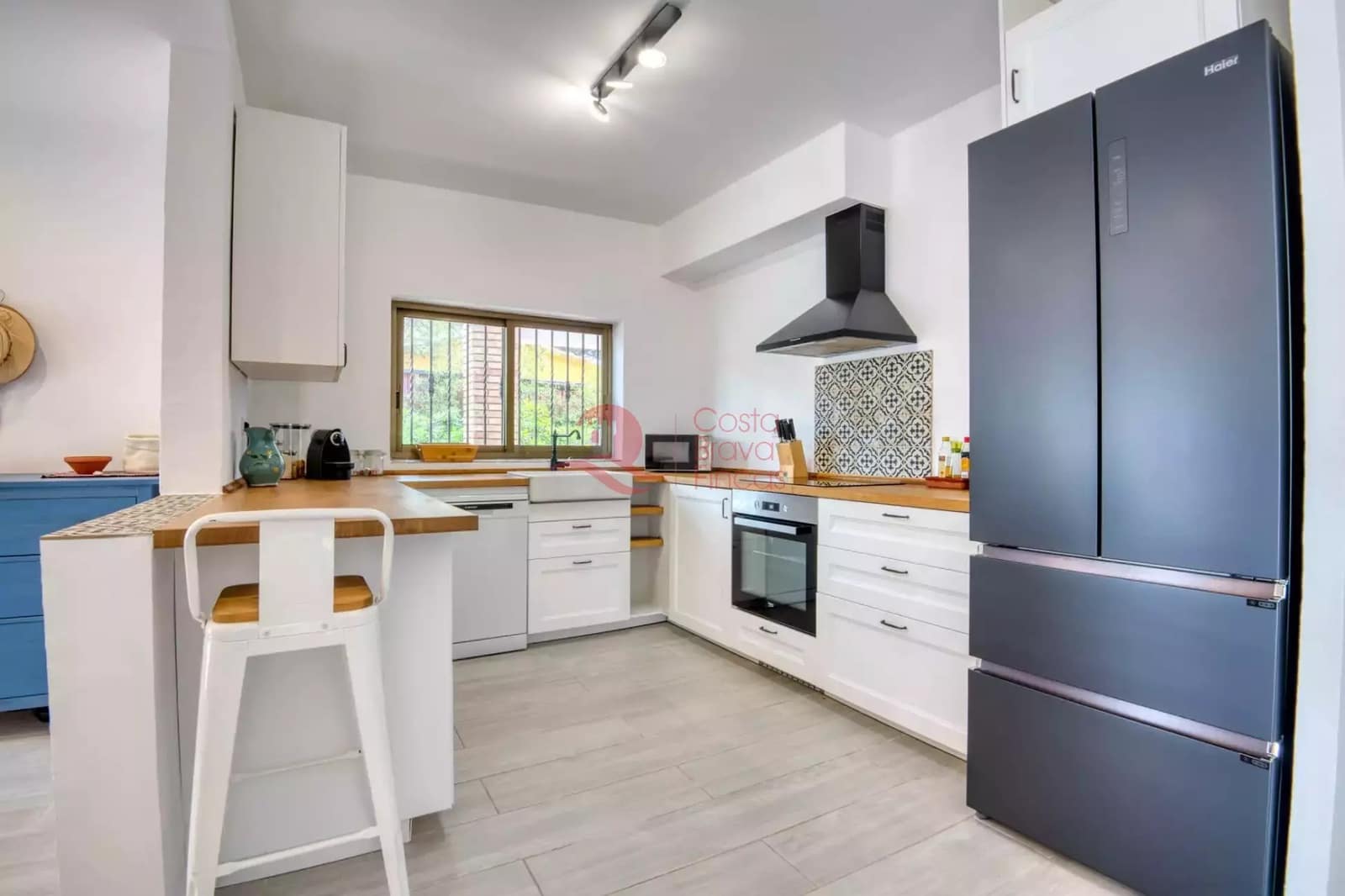 4 sypialnia Apartament na sprzedaż w Santa Cristina d'Aro z basenem garażem - 495 000 € (Ref: 9817873)