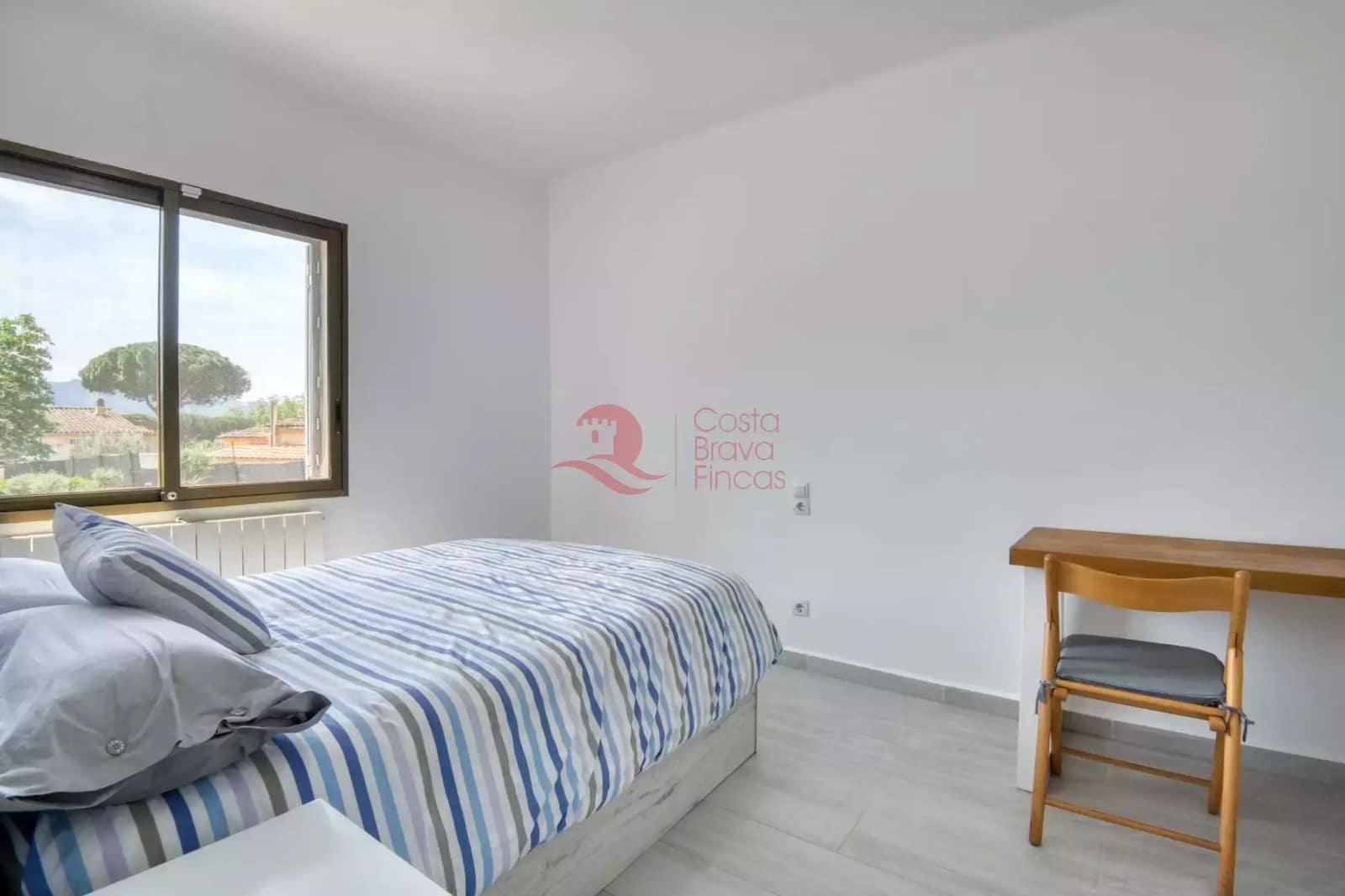4 sypialnia Apartament na sprzedaż w Santa Cristina d'Aro z basenem garażem - 495 000 € (Ref: 9817873)