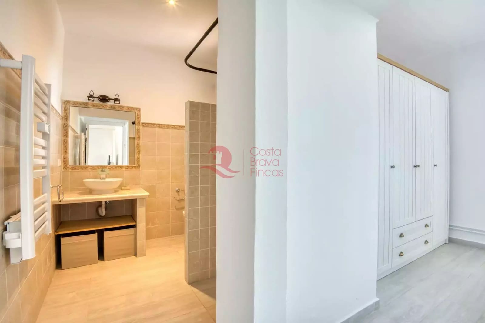 4 sypialnia Apartament na sprzedaż w Santa Cristina d'Aro z basenem garażem - 495 000 € (Ref: 9817873)