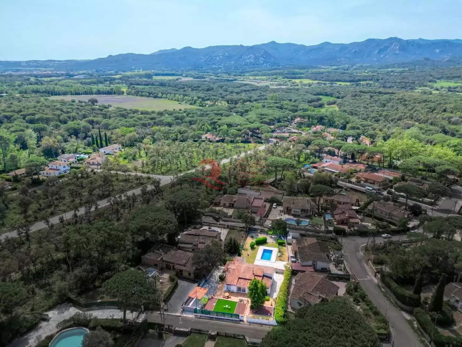 4 sypialnia Apartament na sprzedaż w Santa Cristina d'Aro z basenem garażem - 495 000 € (Ref: 9817873)