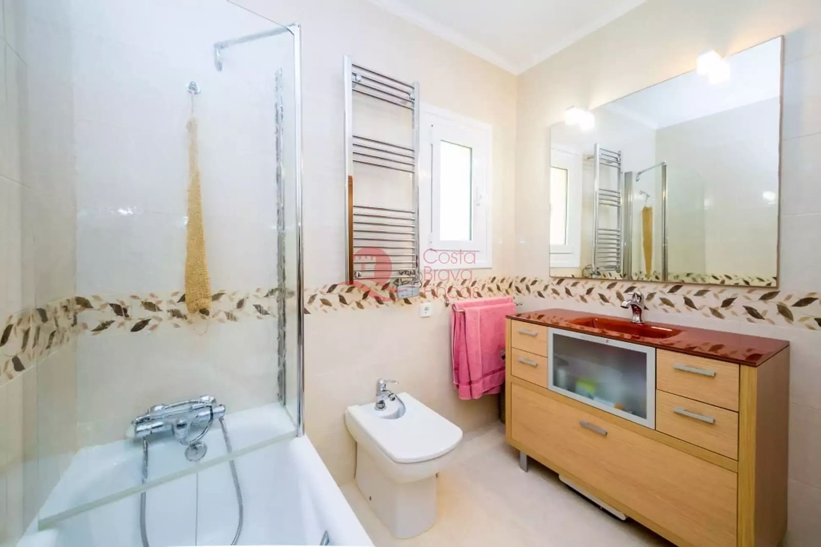 4 sypialnia Willa na sprzedaż w Santa Cristina d'Aro z basenem garażem - 490 000 € (Ref: 9817874)