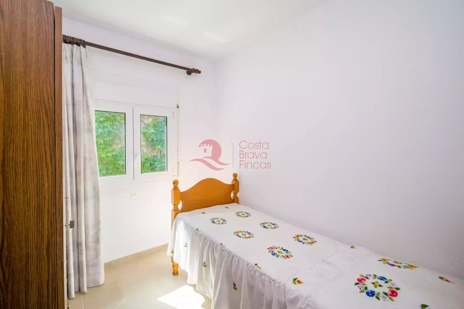 4 sypialnia Willa na sprzedaż w Santa Cristina d'Aro z basenem garażem - 490 000 € (Ref: 9817874)