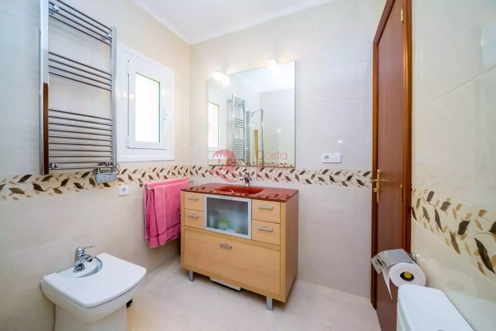 4 sypialnia Willa na sprzedaż w Santa Cristina d'Aro z basenem garażem - 490 000 € (Ref: 9817874)