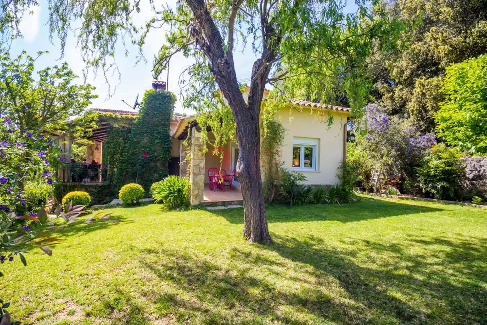 4 sypialnia Willa na sprzedaż w Santa Cristina d'Aro z basenem garażem - 490 000 € (Ref: 9817874)