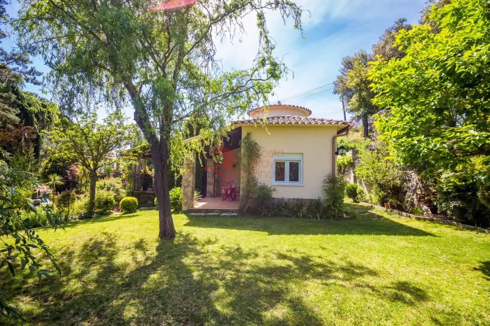 4 sypialnia Willa na sprzedaż w Santa Cristina d'Aro z basenem garażem - 490 000 € (Ref: 9817874)