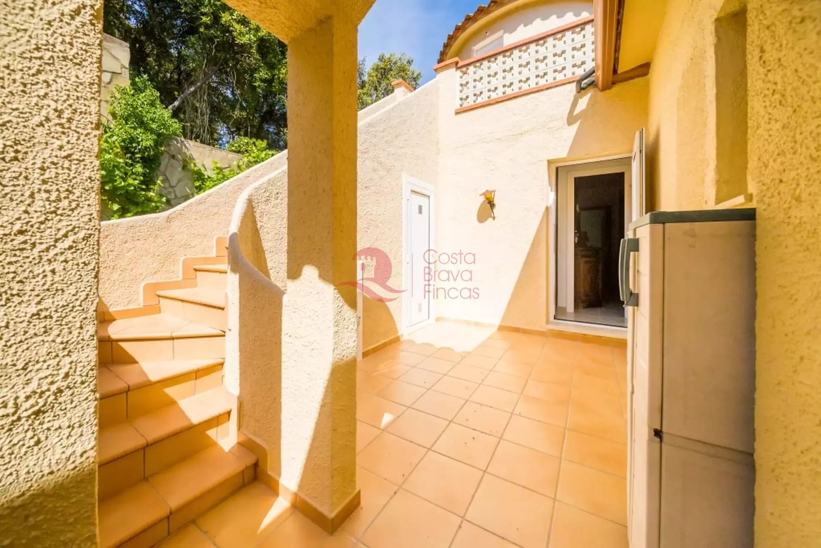 4 sypialnia Willa na sprzedaż w Santa Cristina d'Aro z basenem garażem - 490 000 € (Ref: 9817874)