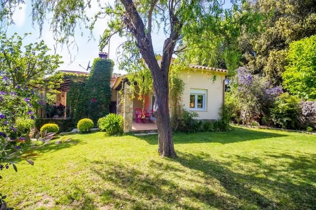 4 sypialnia Willa na sprzedaż w Santa Cristina d'Aro z basenem garażem - 490 000 € (Ref: 9817874)