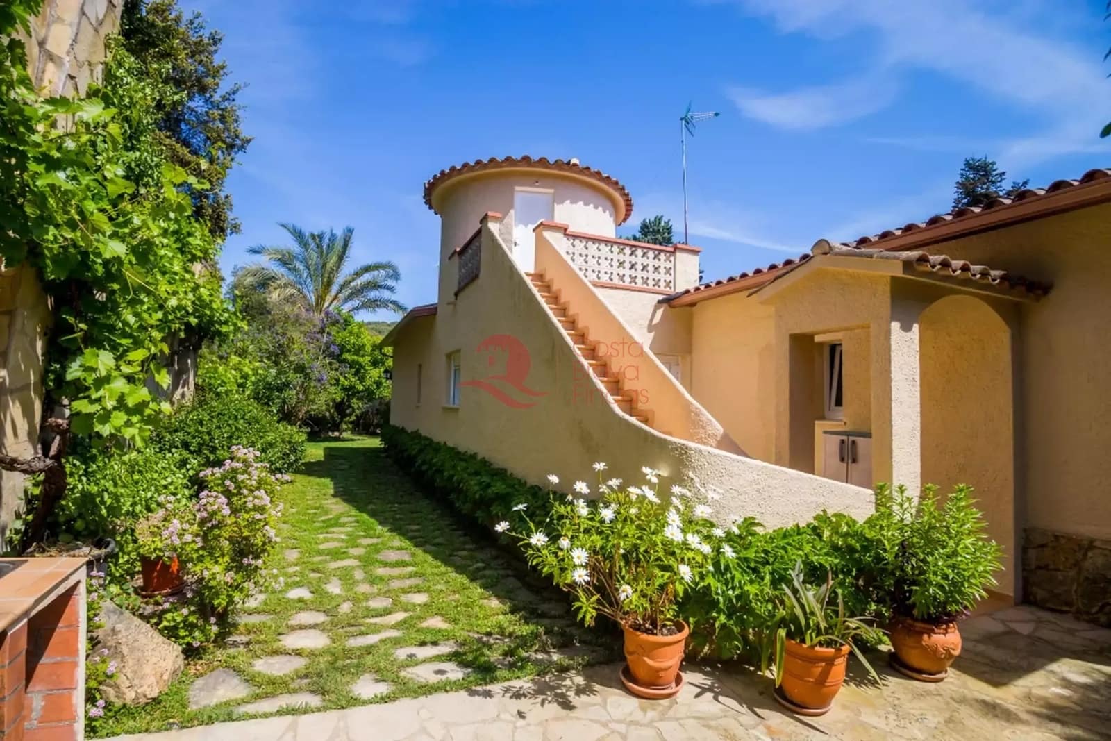 4 sypialnia Willa na sprzedaż w Santa Cristina d'Aro z basenem garażem - 490 000 € (Ref: 9817874)