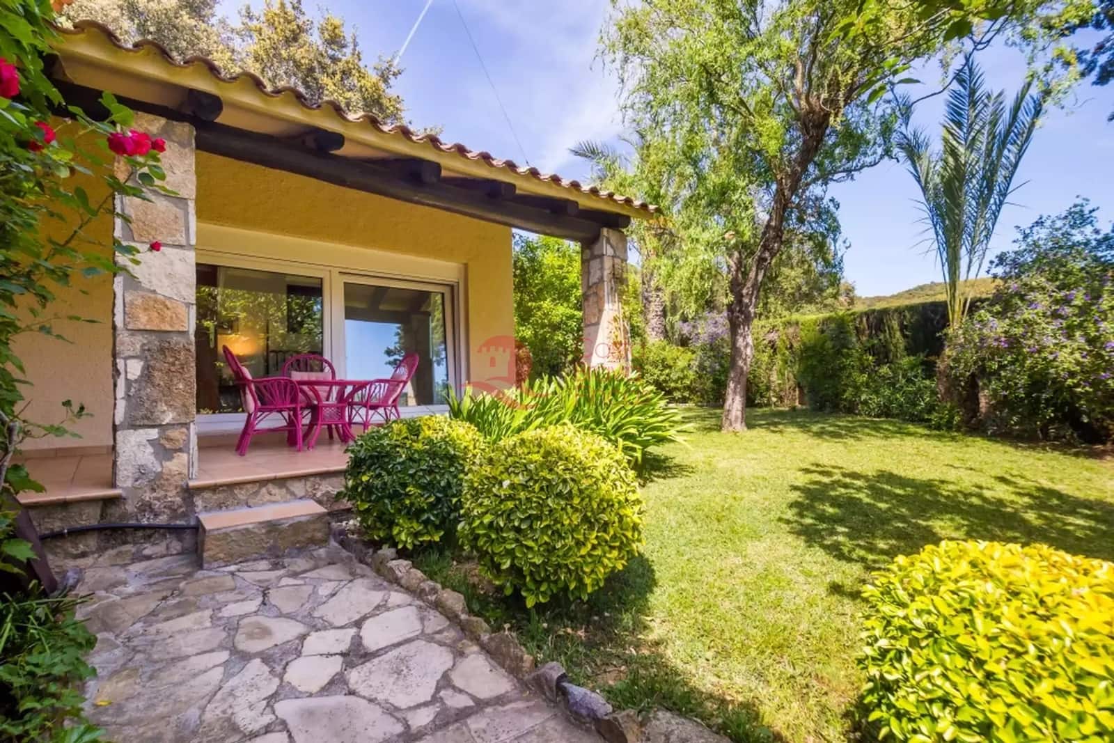 4 sypialnia Willa na sprzedaż w Santa Cristina d'Aro z basenem garażem - 490 000 € (Ref: 9817874)