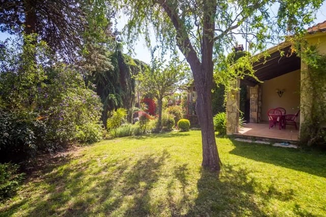 4 sypialnia Willa na sprzedaż w Santa Cristina d'Aro z basenem garażem - 490 000 € (Ref: 9817874)