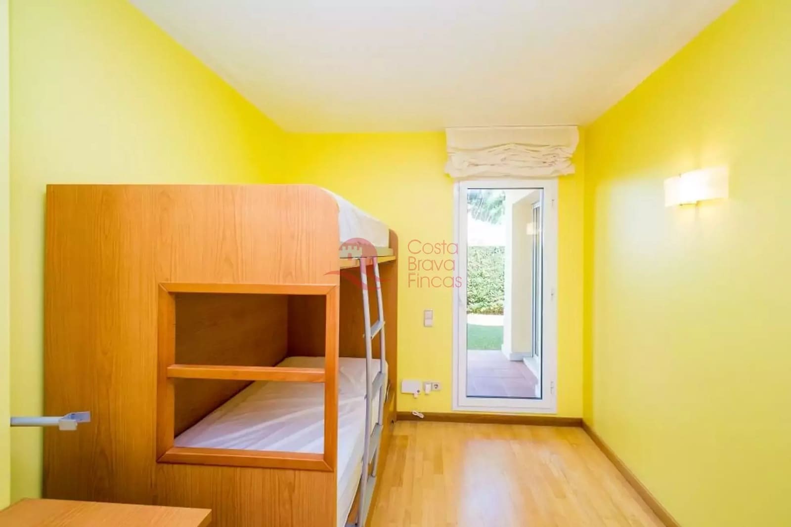 2 bedroom Apartment for sale in S'Agaro with pool garage - € 465,000 (Ref: 9822430)