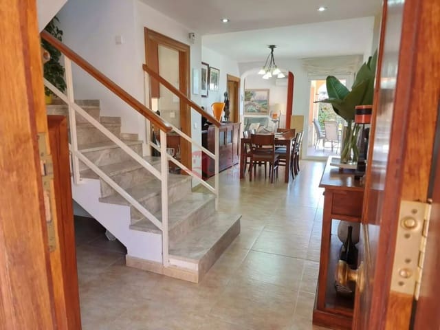 3 slaapkamer Villa te koop in Calonge i Sant Antoni met zwembad garage - € 490.000 (Ref: 9824795)