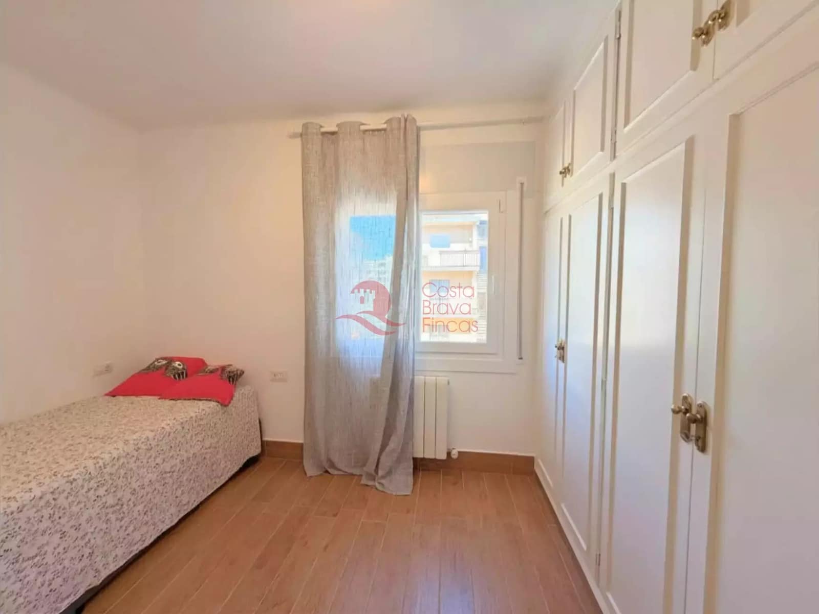 2 bedroom Apartment for sale in Sant Antoni de Calonge with garage - € 265,000 (Ref: 9836211)