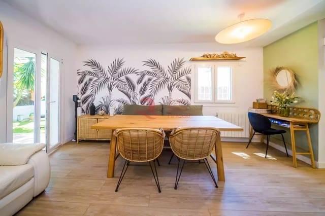 3 sypialnia Dom szeregowy na sprzedaż w Platja d'Aro, Castell-Platja d'Aro z garażem - 595 000 € (Ref: 9898452)