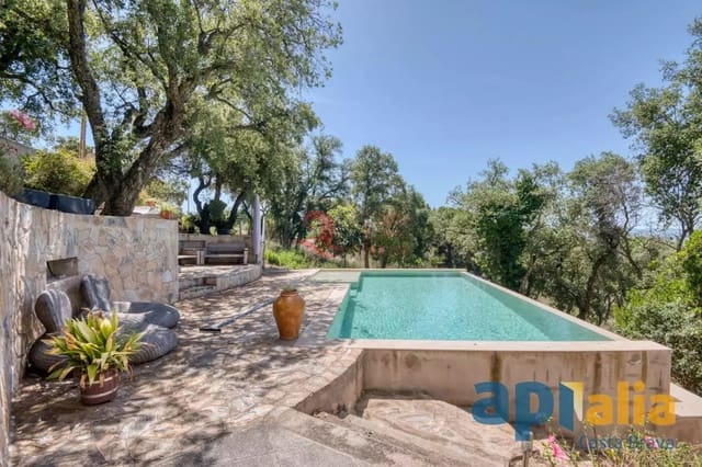 4 slaapkamer Villa te koop in Santa Cristina d'Aro met zwembad garage - € 360.000 (Ref: 9928043)