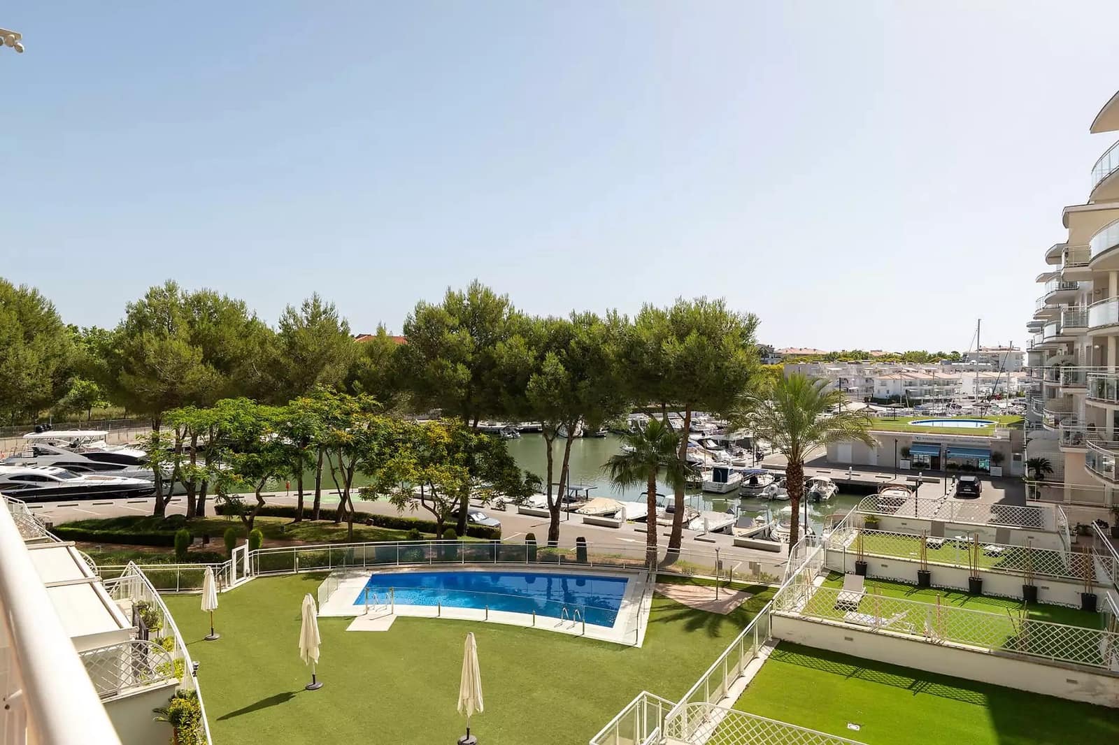 Piso de 3 habitaciones en Platja d'Aro en venta con piscina garaje - 569.000 € (Ref: 9929004)