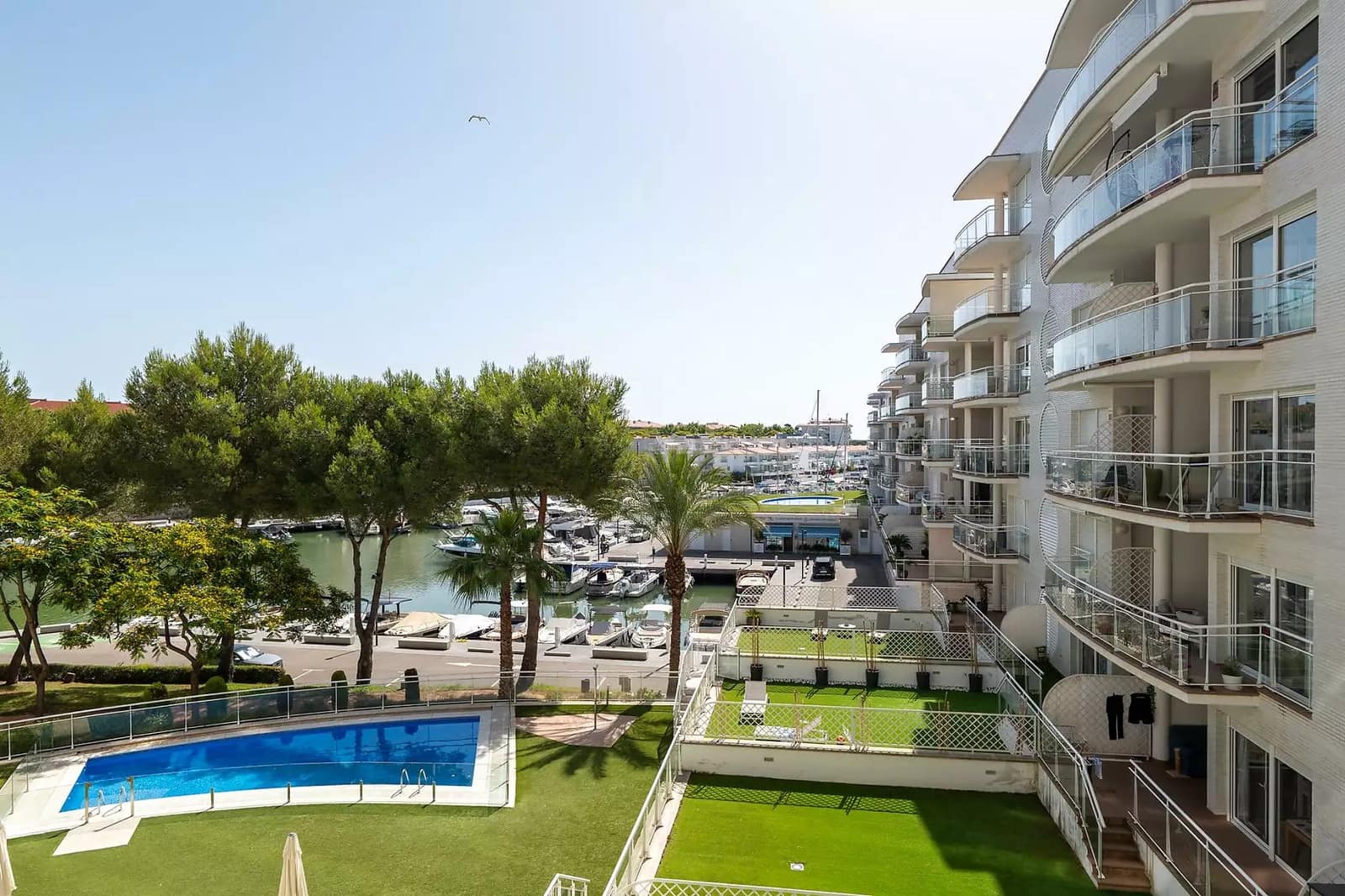 Piso de 3 habitaciones en Platja d'Aro en venta con piscina garaje - 569.000 € (Ref: 9929004)