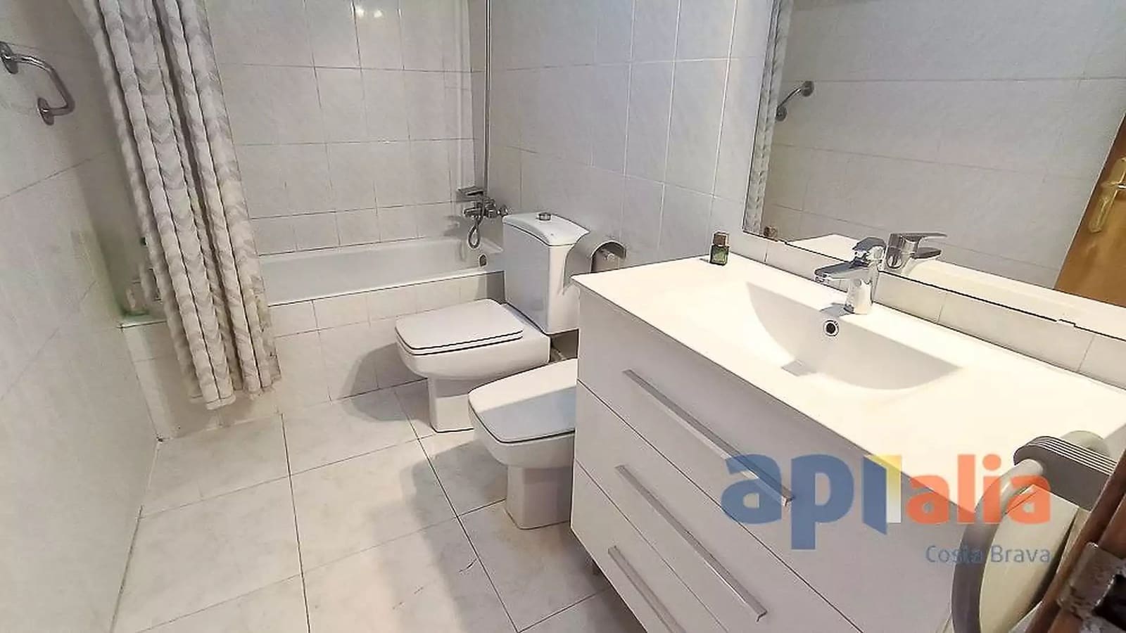 3 bedroom Apartment for sale in Sant Feliu de Guixols with garage - € 495,000 (Ref: 9929012)