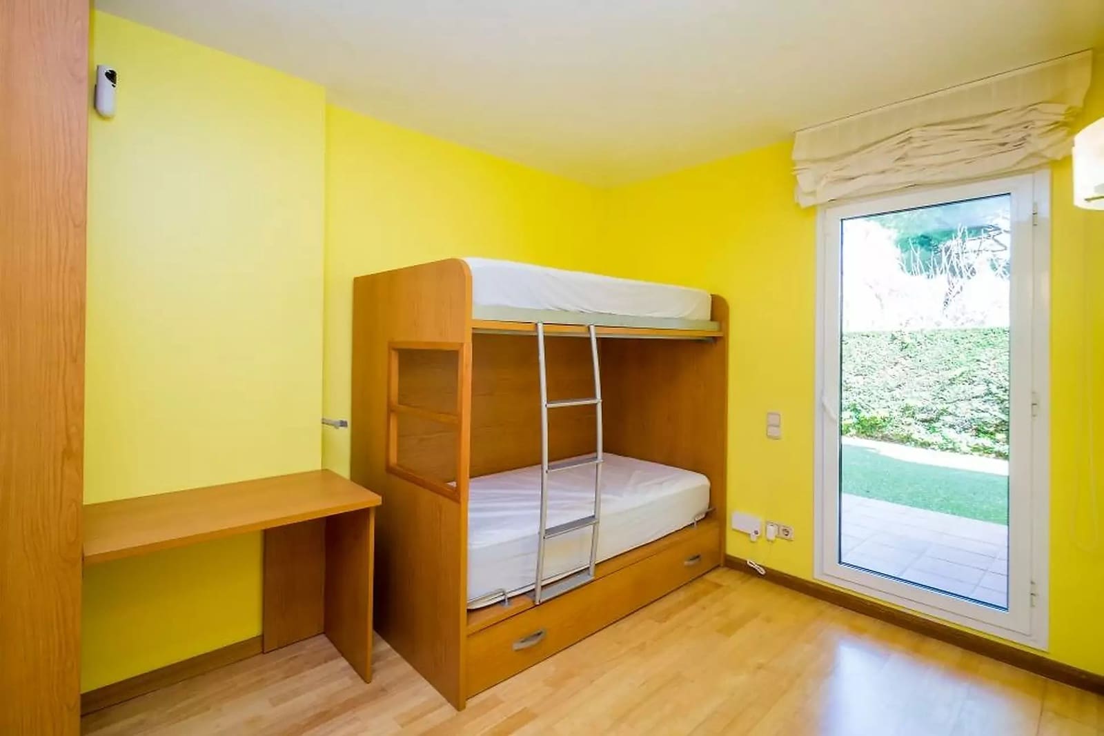 2 bedroom Apartment for sale in S'Agaro with pool garage - € 465,000 (Ref: 9929013)