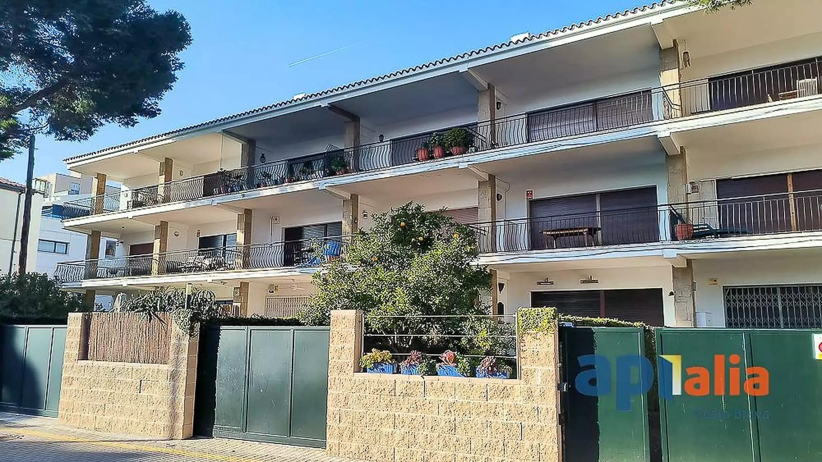 2 bedroom Apartment for sale in Sant Antoni de Calonge with garage - € 395,000 (Ref: 9929015)