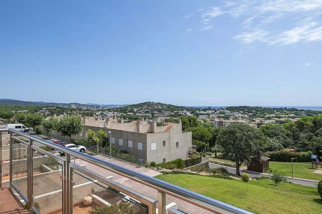 3 slaapkamer Rijtjeshuis te koop in Sant Feliu de Guíxols met zwembad garage - € 625.000 (Ref: 9929019)