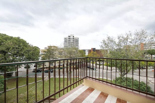 1 slaapkamer Flat te koop in Platja d'Aro, Castell-Platja d'Aro - € 170.000 (Ref: 9929020)