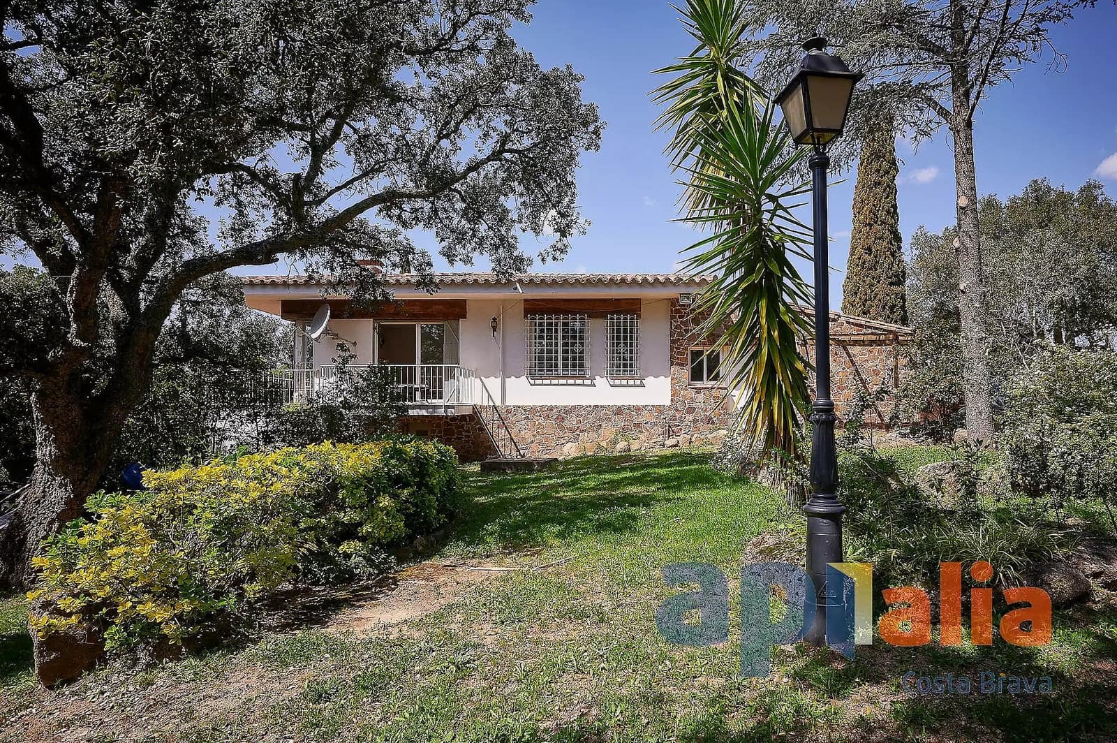 3 bedroom Villa for sale in Santa Cristina d'Aro with pool garage - € 559,000 (Ref: 9929022)