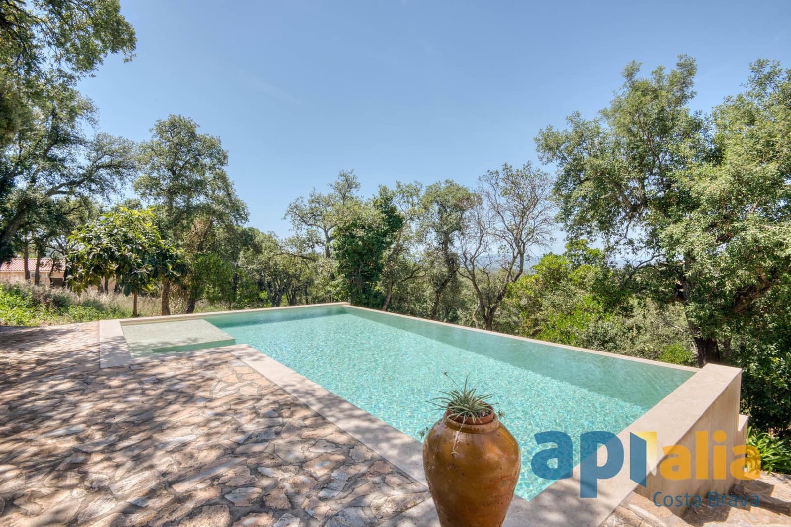 4 bedroom Villa for sale in Santa Cristina d'Aro with pool garage - € 360,000 (Ref: 9929023)