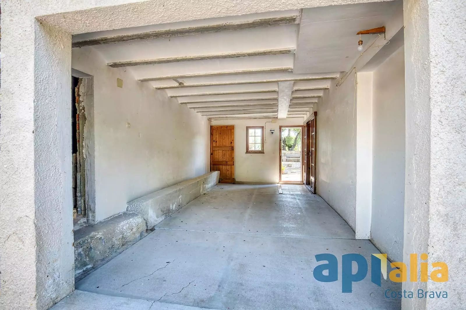 4 bedroom Villa for sale in Santa Cristina d'Aro with pool garage - € 360,000 (Ref: 9929023)