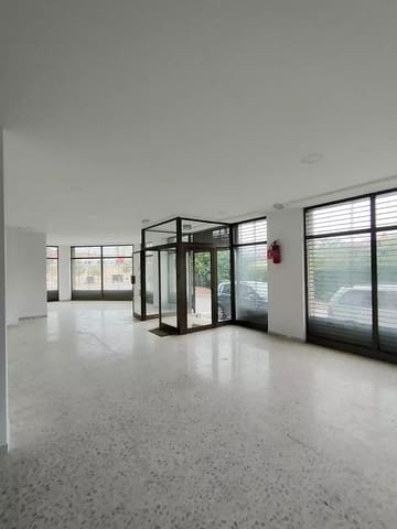 Erhverv til salg i La Bisbal d'Empordà med garage - € 120.000 (Ref: 9930380)