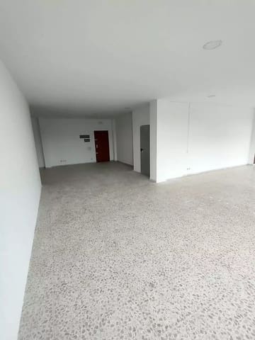 Erhverv til salg i La Bisbal d'Empordà med garage - € 120.000 (Ref: 9930380)