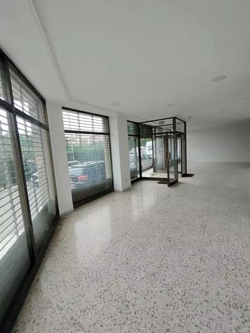 Erhverv til salg i La Bisbal d'Empordà med garage - € 120.000 (Ref: 9930380)