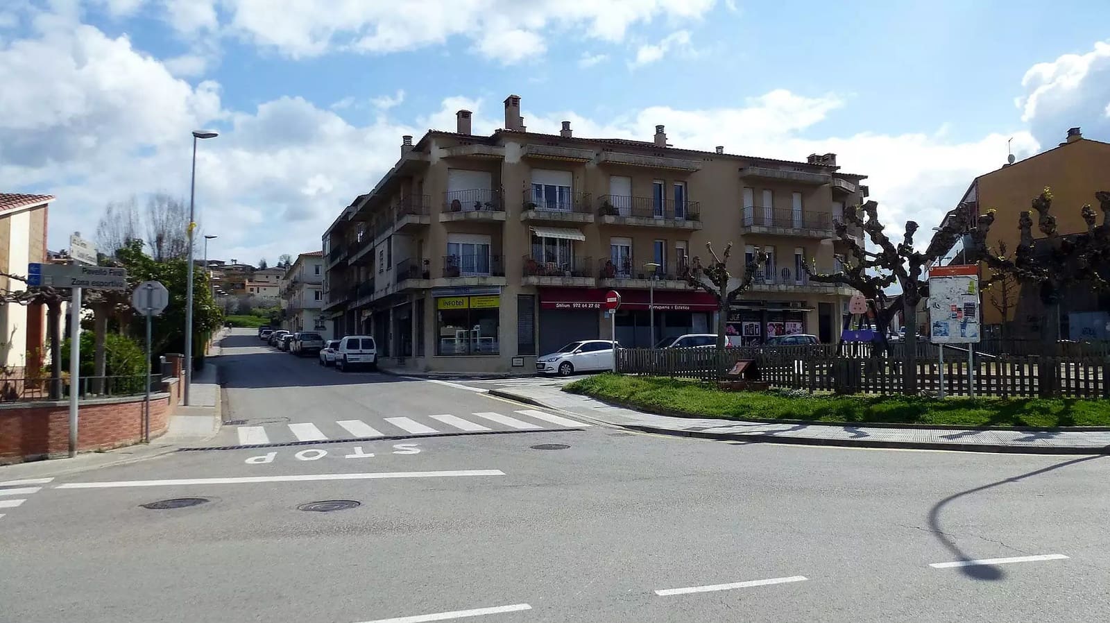 Erhverv til salg i La Bisbal d'Emporda med garage - € 120.000 (Ref: 9930380)