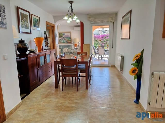3 soverom Villa til salgs i Calonge i Sant Antoni med svømmebasseng garasje - € 490 000 (Ref: 9936042)
