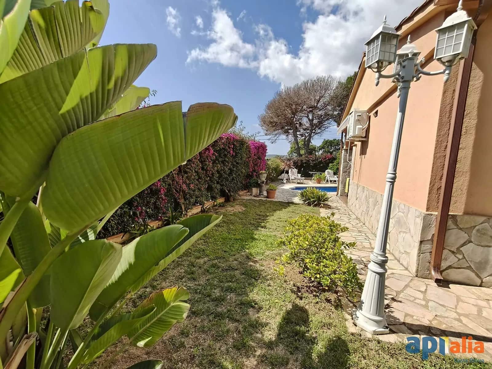 3 bedroom Villa for sale in Calonge i Sant Antoni with pool garage - € 490,000 (Ref: 9936042)