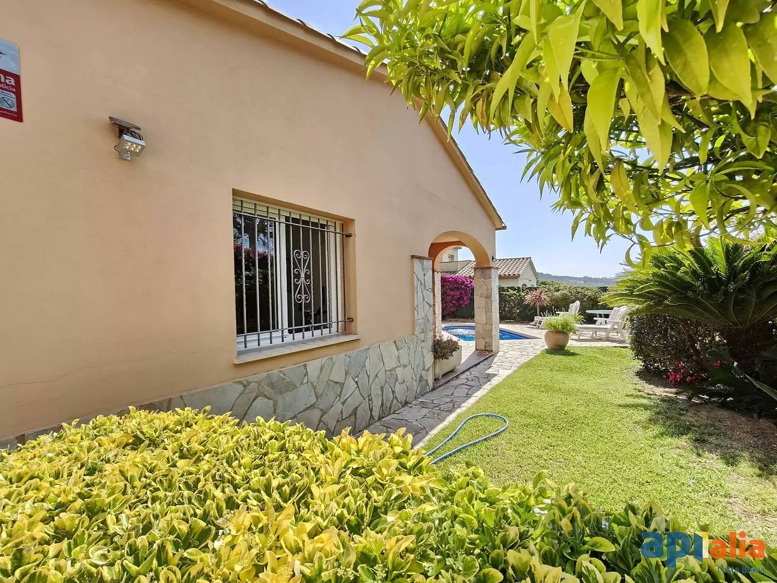 3 bedroom Villa for sale in Calonge i Sant Antoni with pool garage - € 490,000 (Ref: 9936042)