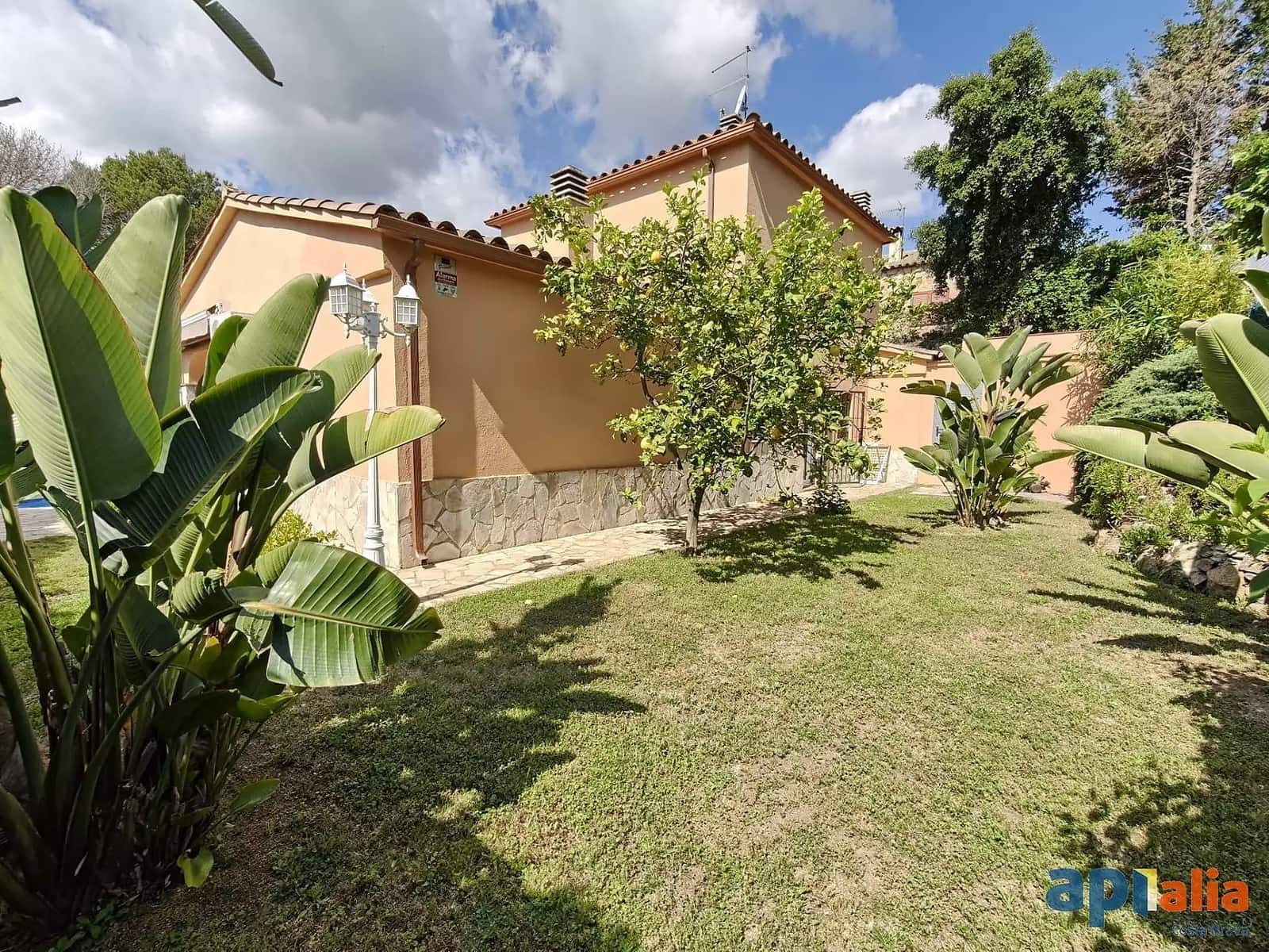 3 bedroom Villa for sale in Calonge i Sant Antoni with pool garage - € 490,000 (Ref: 9936042)