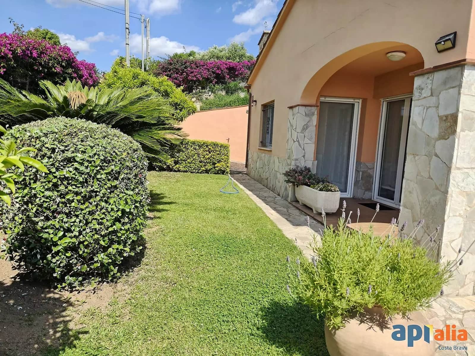 3 bedroom Villa for sale in Calonge i Sant Antoni with pool garage - € 490,000 (Ref: 9936042)