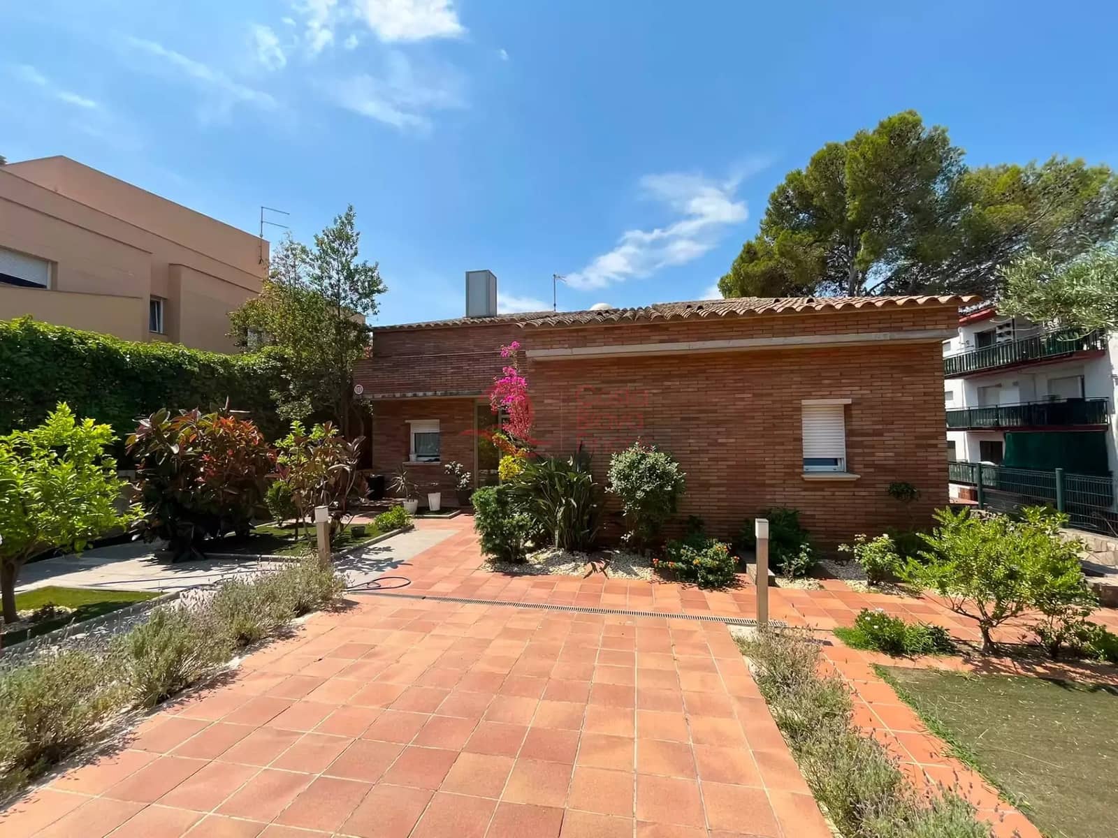 6 bedroom Villa for sale in Palamos with pool garage - € 899,000 (Ref: 9947880)