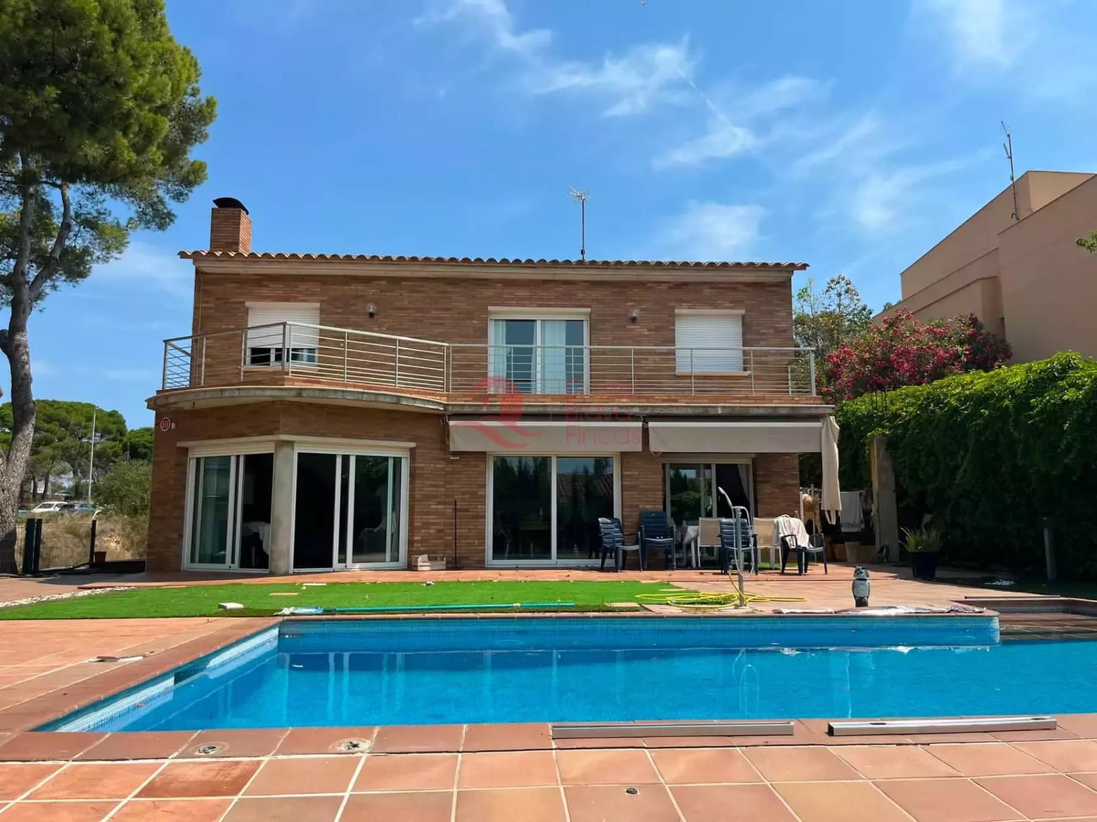 6 bedroom Villa for sale in Palamos with pool garage - € 899,000 (Ref: 9947880)