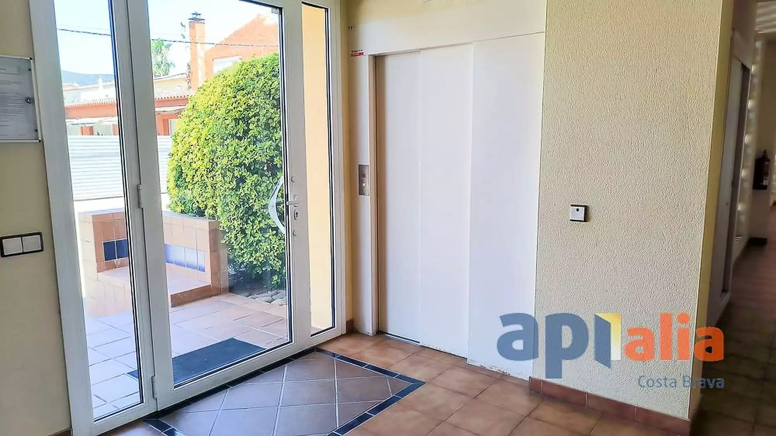 2 bedroom Apartment for sale in Calonge i Sant Antoni with pool garage - € 240,000 (Ref: 9949736)