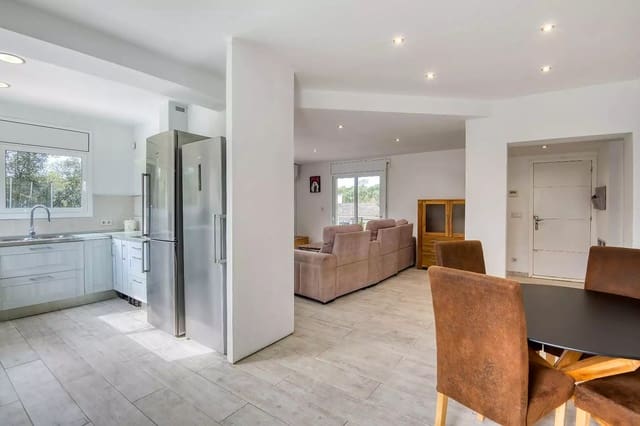 3 sovrum Villa till salu i Can Carbonell, Caldes de Malavella med garage - 350 000 € (Ref: 9952584)
