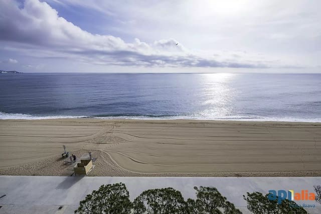1 makuuhuone Huoneisto myytävänä paikassa Platja d'Aro, Castell-Platja d'Aro mukana 
autotalli - 250 000 € (Ref: 9962630)