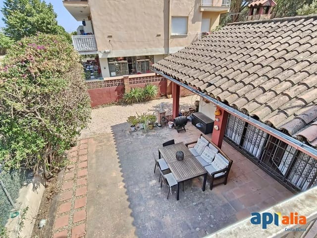 Chalet de 5 habitaciones en Sant Antoni de Calonge, Calonge i Sant Antoni en venta con garaje - 449.000 € (Ref: 9965241)