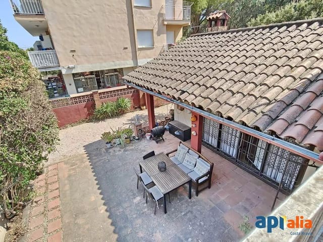Chalet de 5 habitaciones en Sant Antoni de Calonge, Calonge i Sant Antoni en venta con garaje - 449.000 € (Ref: 9965241)