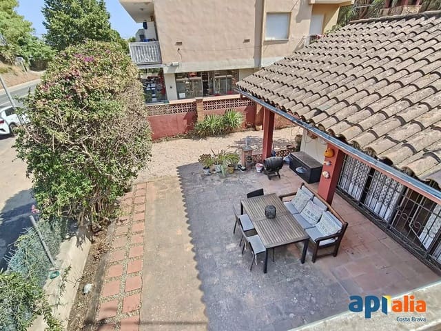Chalet de 5 habitaciones en Sant Antoni de Calonge, Calonge i Sant Antoni en venta con garaje - 449.000 € (Ref: 9965241)