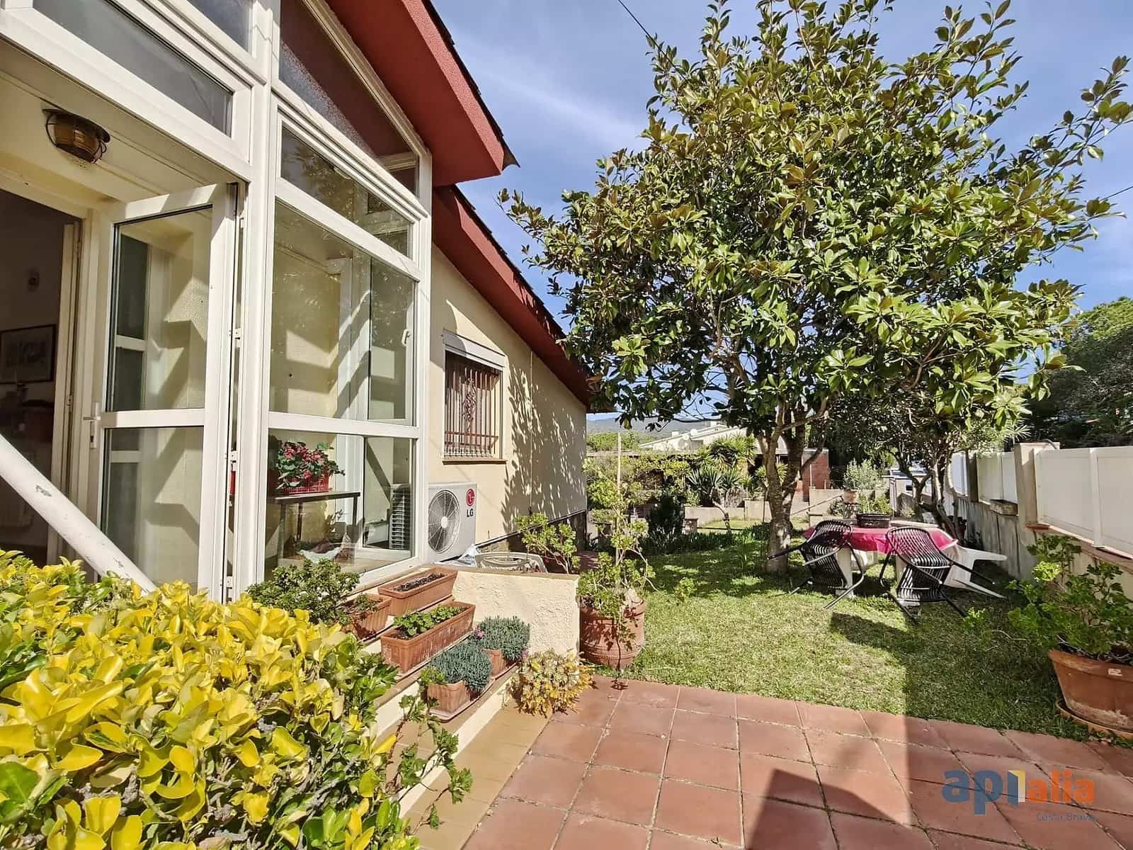 4 soveværelse Villa til salg i Sant Antoni de Calonge med garage - € 565.000 (Ref: 9965242)