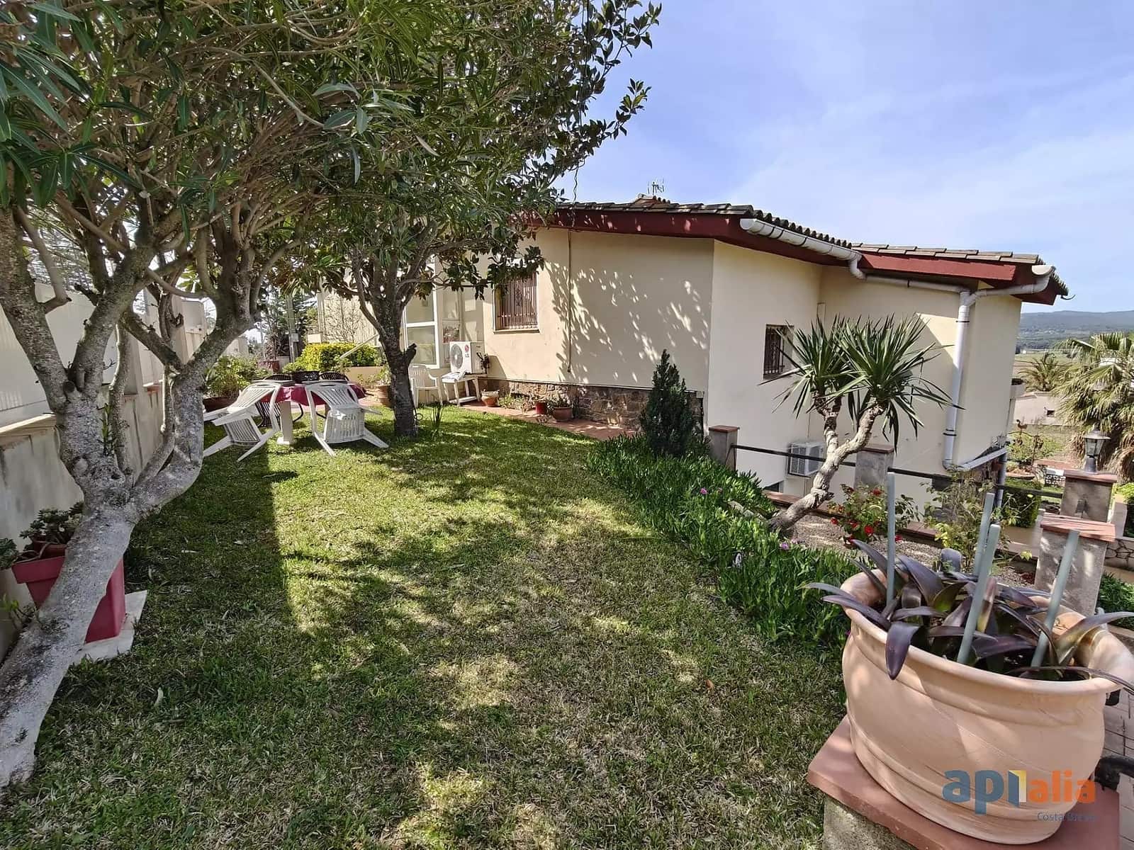 4 soveværelse Villa til salg i Sant Antoni de Calonge med garage - € 565.000 (Ref: 9965242)